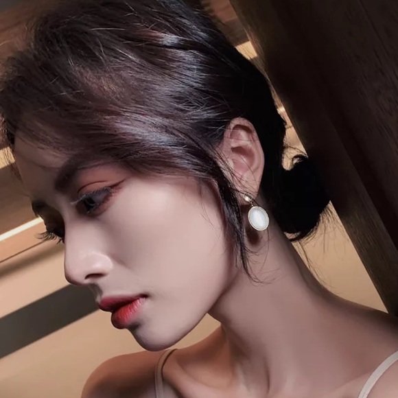 White Moonlight Cat's Eye Stone Earrings - Picture 7 of 8